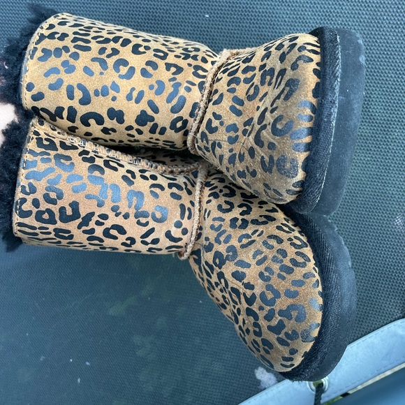 Little girls leopard print Ugg boots - Picture 6 of 8
